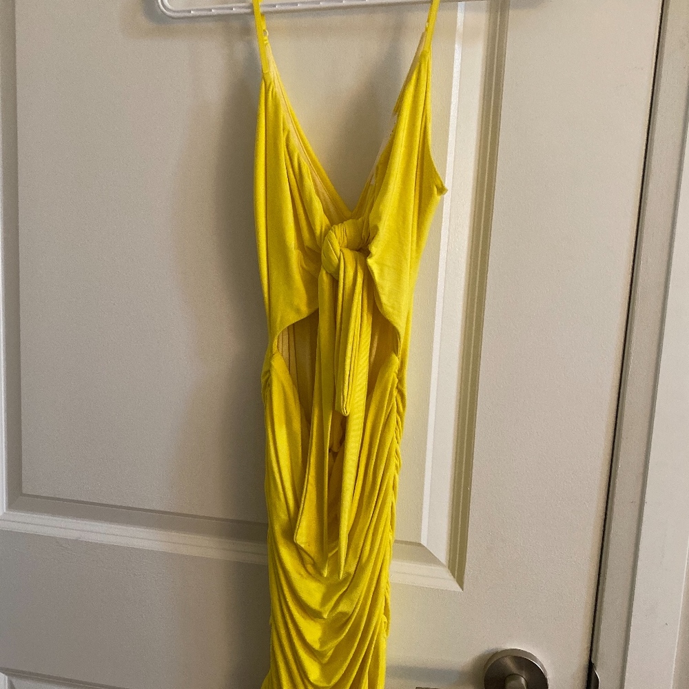 YELLOW RUCHED TIE UP DRESS! - Picture 2 of 2
